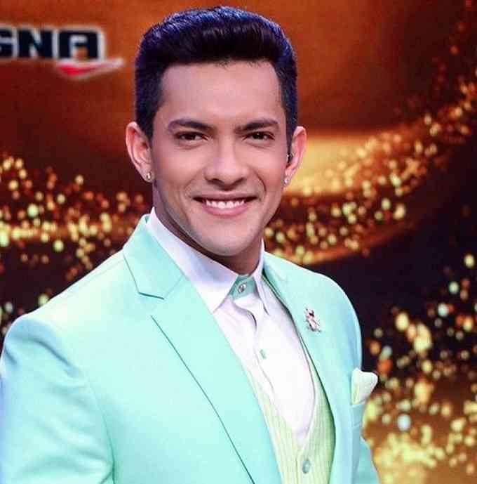 Aditya Narayan Pic