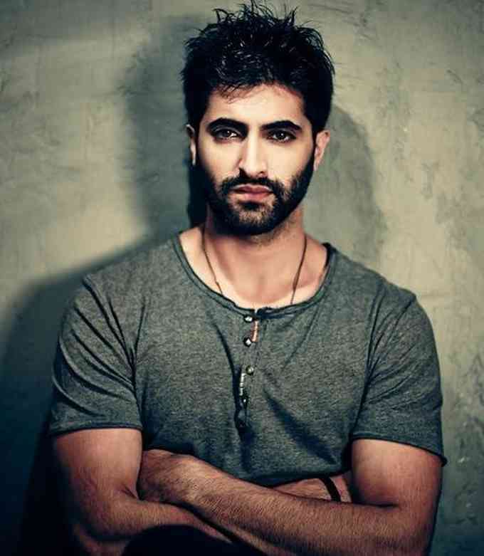 Akshay Oberoi Pic