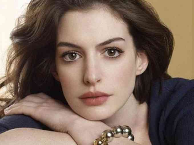 Anne Hathaway Image