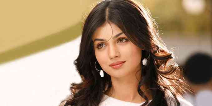 Ayesha Takia Images