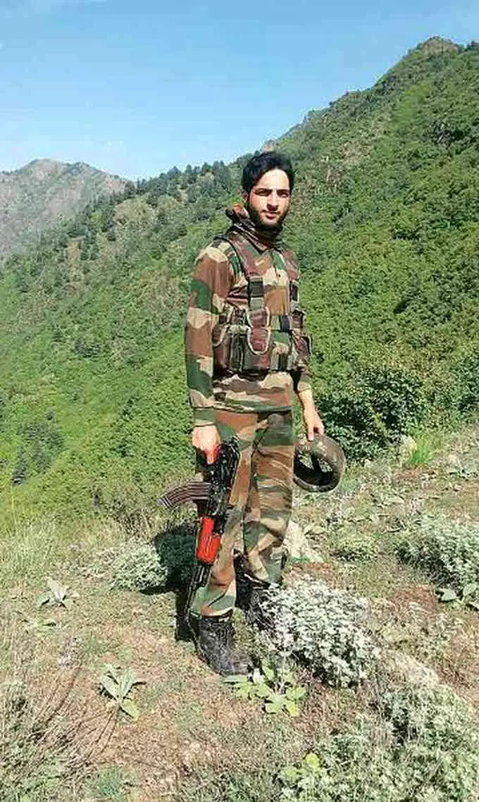 Burhan Wani Images