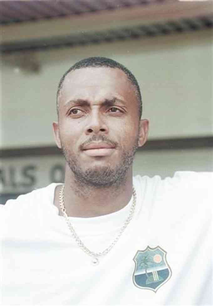 Courtney Walsh Image