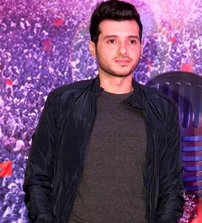 Divyendu Sharma Net Worth, Height, Affairs, Age, Bio and More 2024| The ...