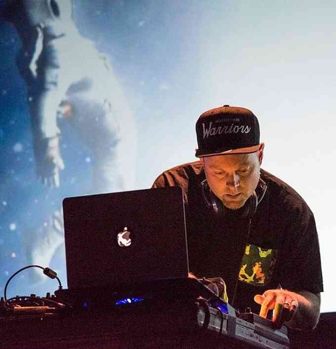 Dj Shadow Picture