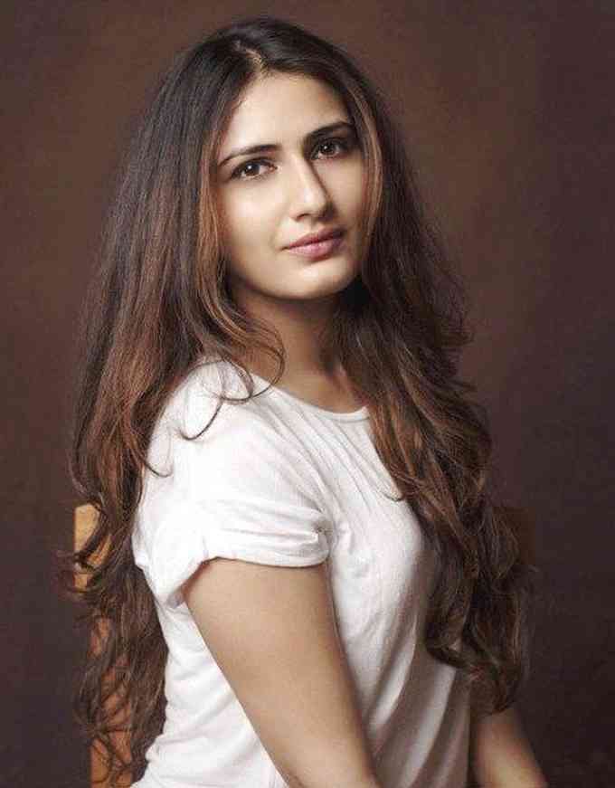 Fatima Sana Shaikh Net Worth Affairs Age Height Bio
