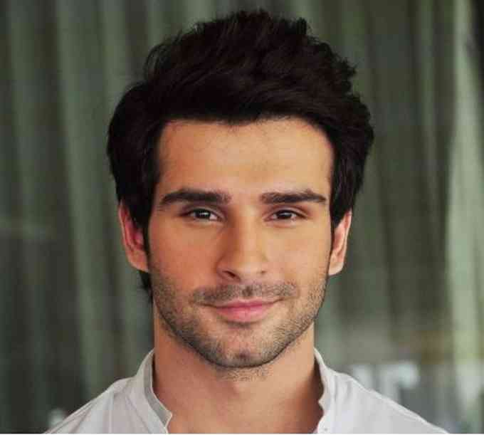 Girish Kumar Images