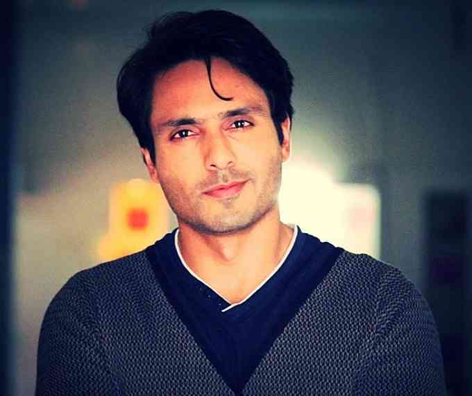 Iqbal Khan Images