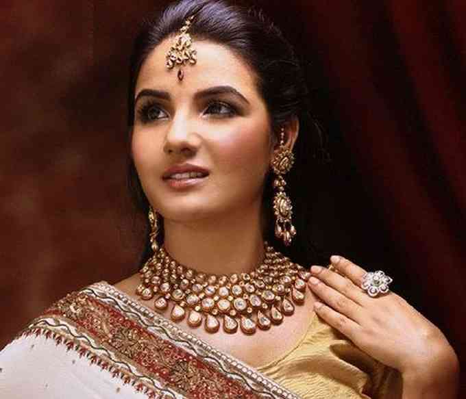 Jasmin Bhasin Pic