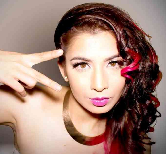 Jasmine Sandlas Picture