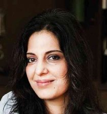 Juhi Chaturvedi Picture