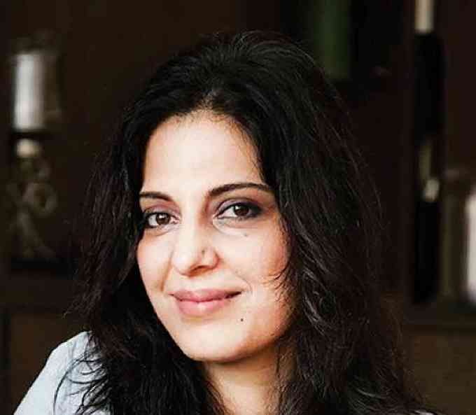 Juhi Chaturvedi Picture