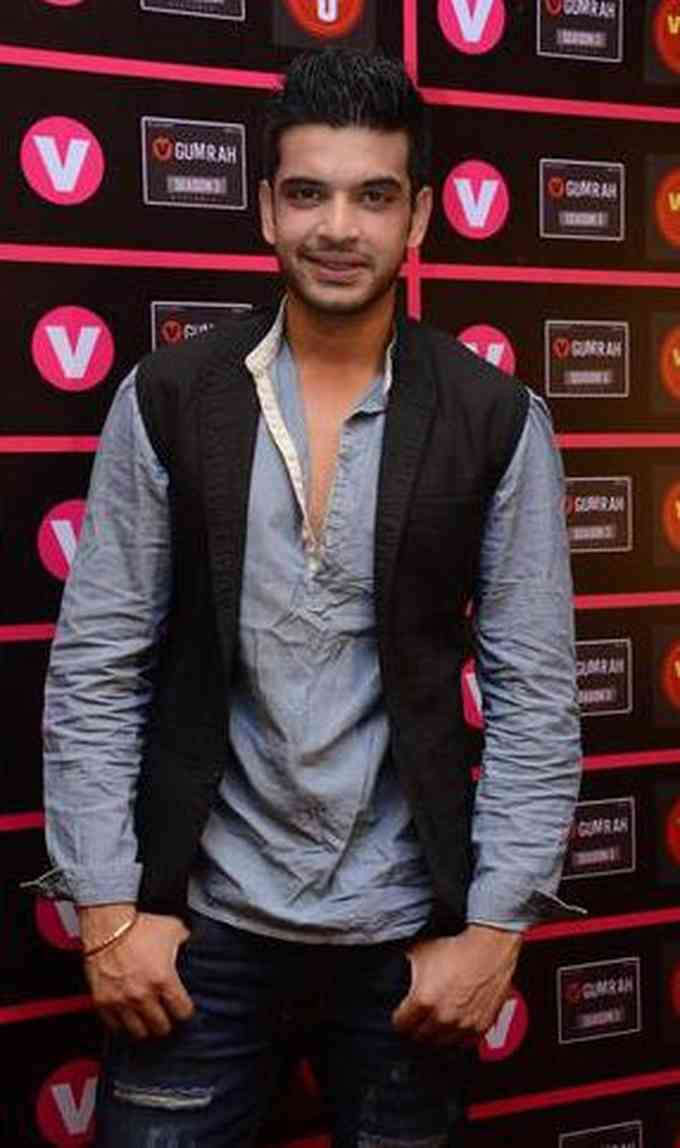 Karan Kundra  Picture