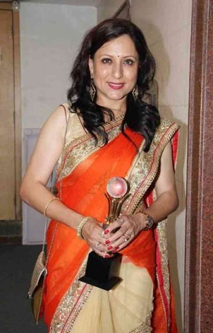 Kishori Shahane Vij Pic