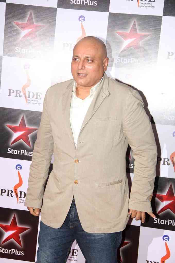 Manoj Joshi Images