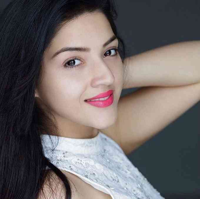 Mehreen Pirzada Images