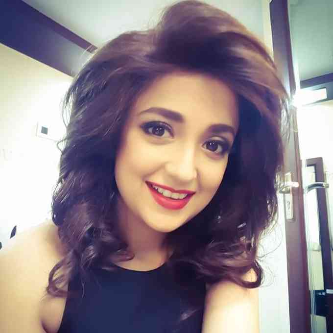 Monali Thakur Images