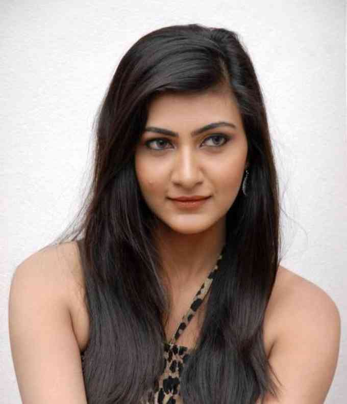 Neelam Upadhyaya Pic