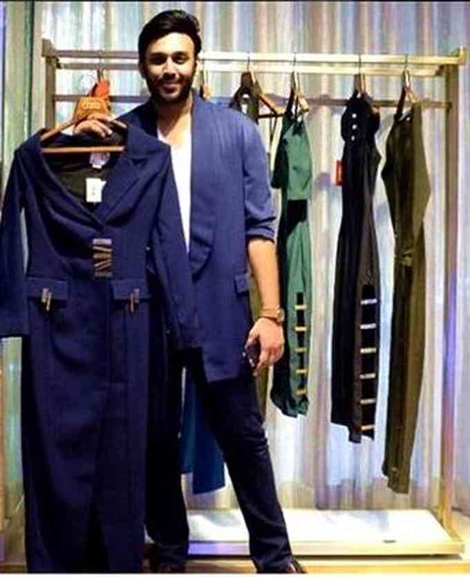 Nikhil Thampi Images