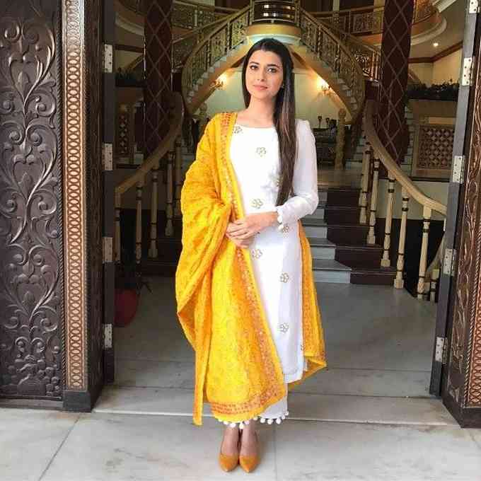 Nimrat Khaira Images