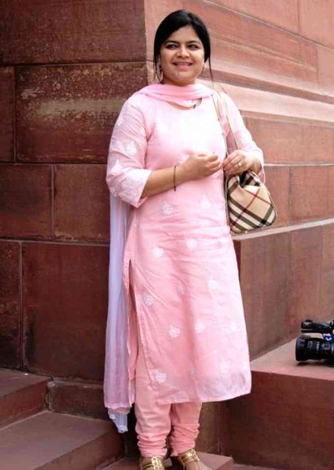 Poonam Mahajan Pic