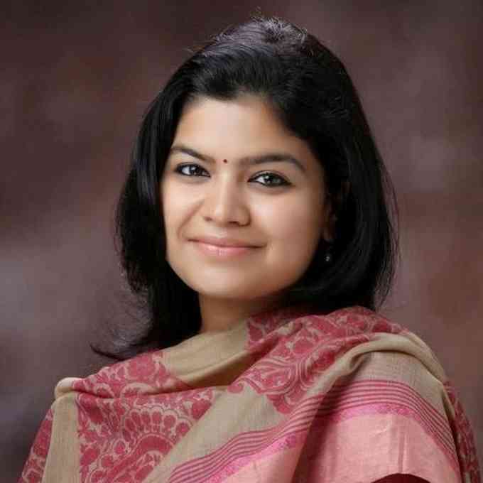 Poonam Mahajan