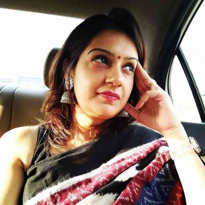 Priyanka Chaturvedi Picture