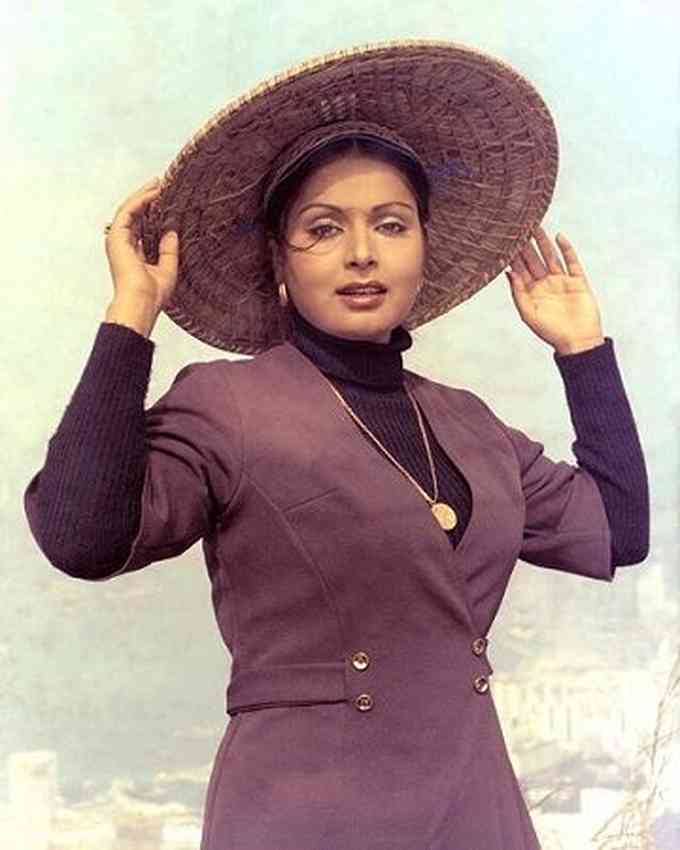 Rakhee Gulzar Picture