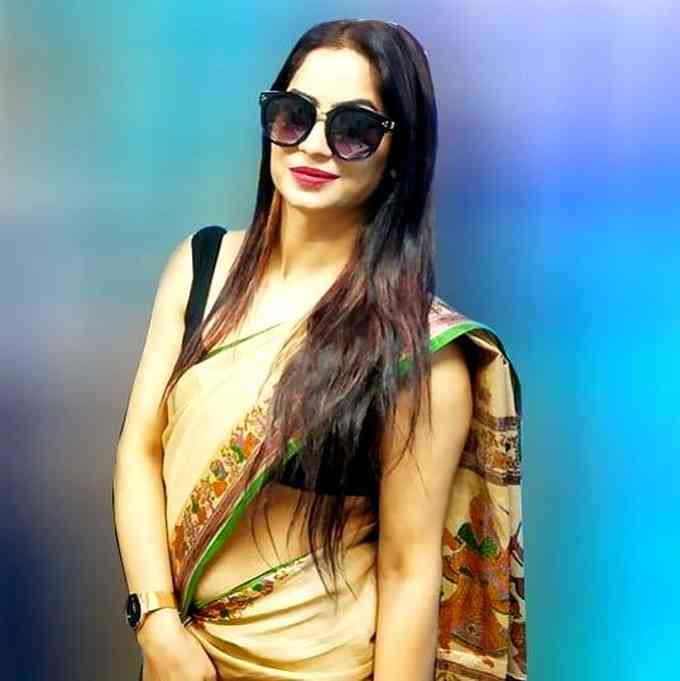 Reena Dwivedi Images