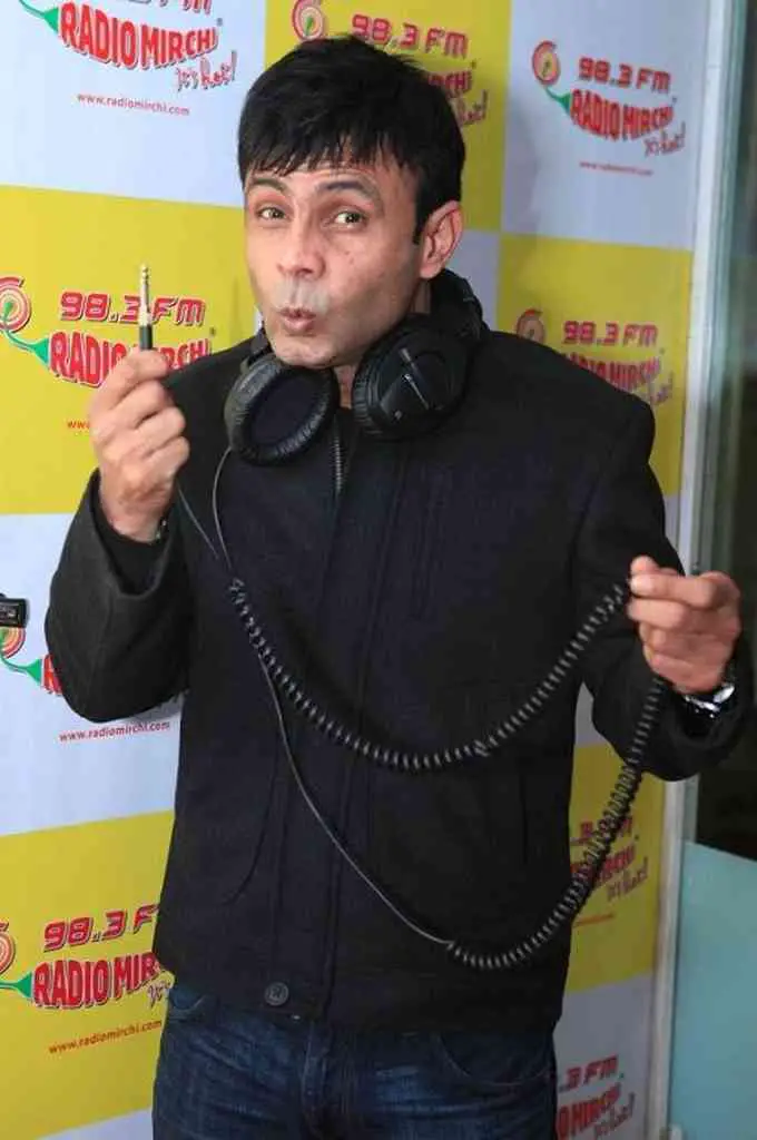 Rj Naved