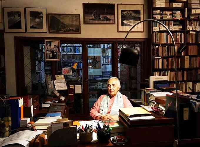 Romila Thapar Image