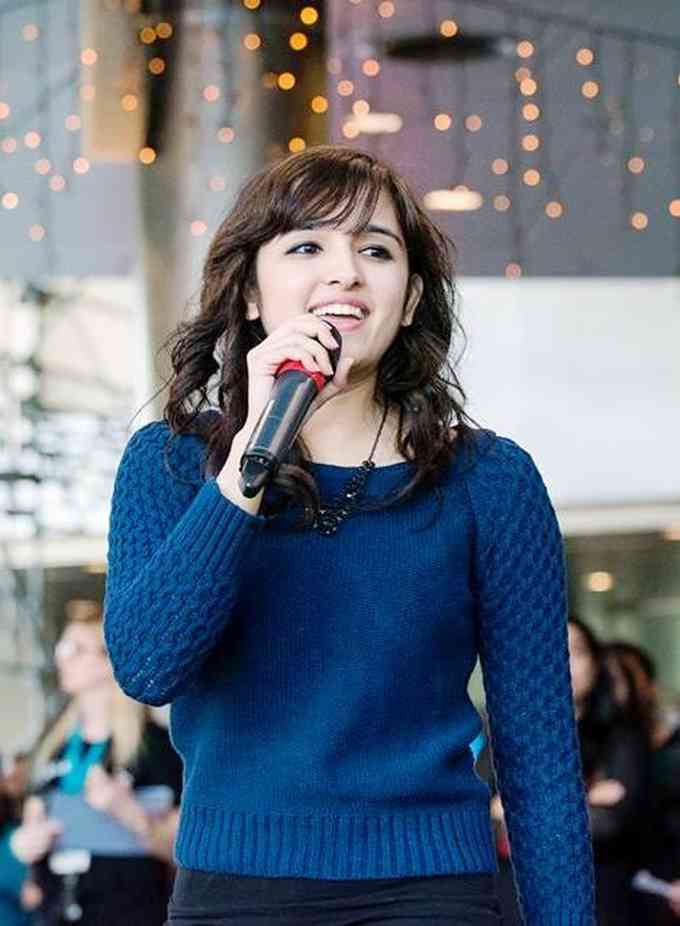 Shirley Setia Images