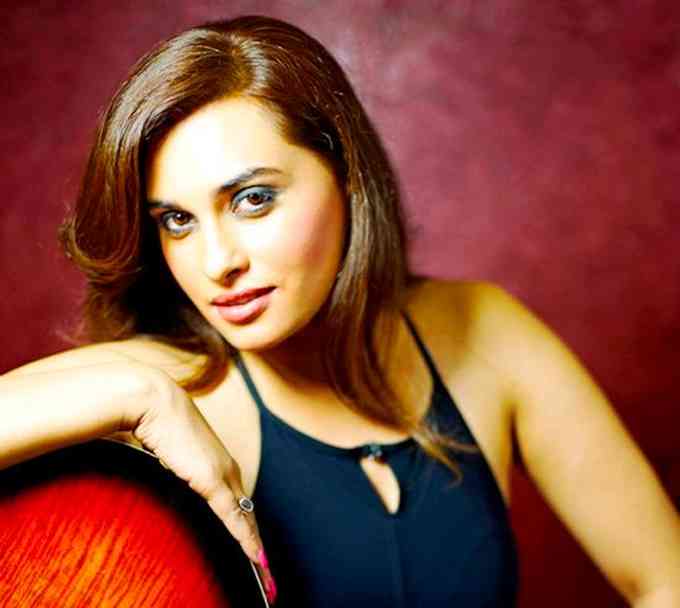 Shraddha Pandit Images