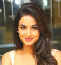 Sonal Chauhan Image