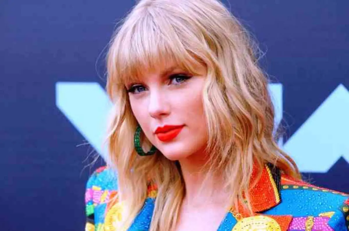 Taylor Swift Height Affairs Age Net Worth Bio And More 2021 The Personage