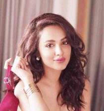 Tejaswi Madivada Pic