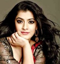 Varalaxmi Sarathkumar Pic