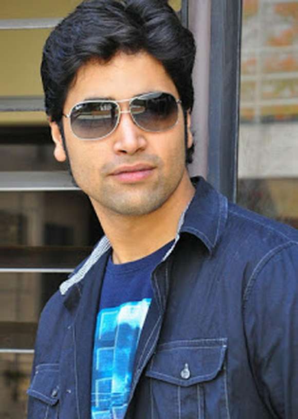 Adivi Sesh Sunny Chandra Pic