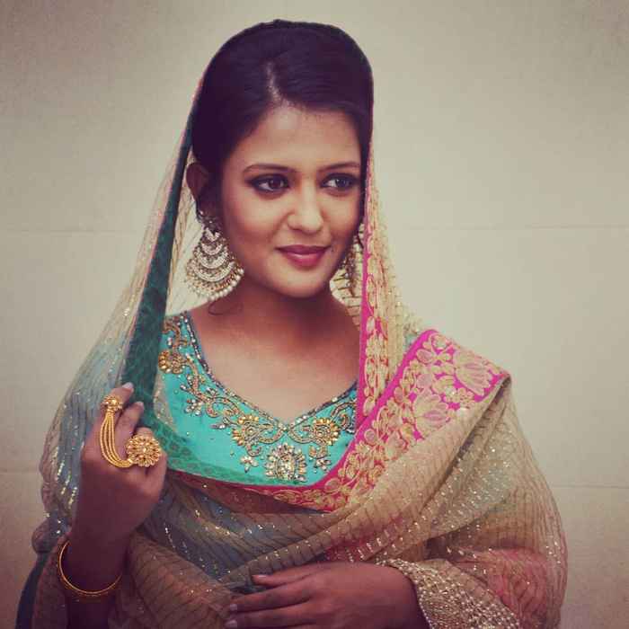 Gulki Joshi Picture