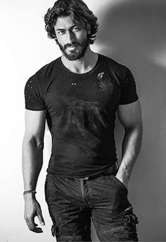 Vidyut Jammwal Image