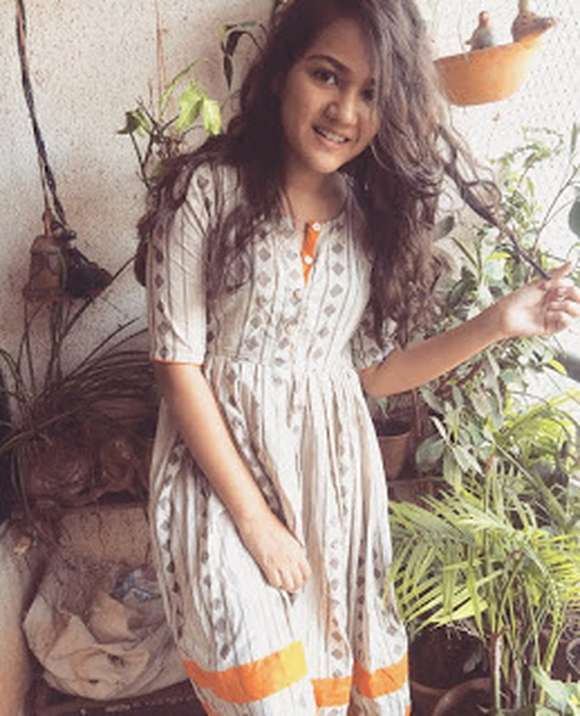 Ayesha Kaduskar Pic