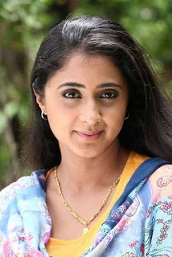 Divya Venkatasubramaniam (Kanika) Images