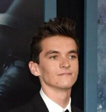 Fionn Whitehead Image