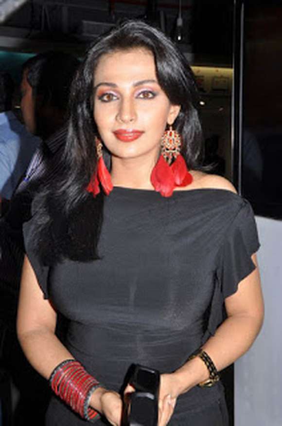 Flora Saini