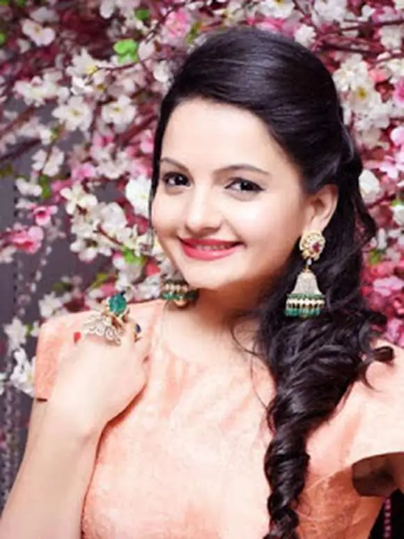 Gia Manek Images