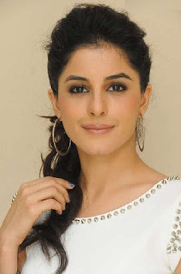 Isha Talwar (Muthe) Pic