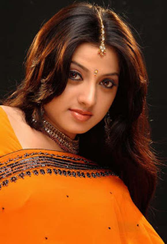 Keerthi Chawla Pic