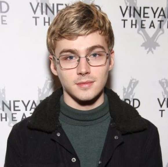 Miles Heizer Image