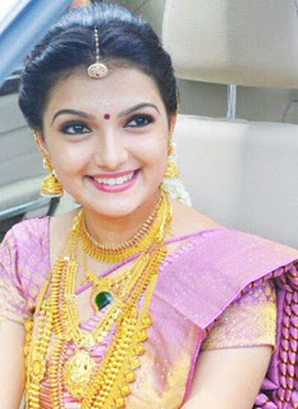 Saranya Mohan Image