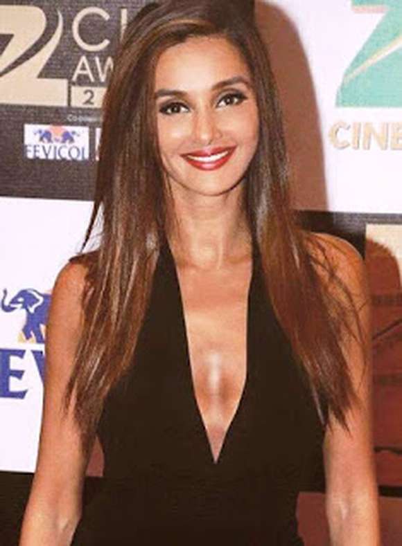 Shibani Dandekar Images