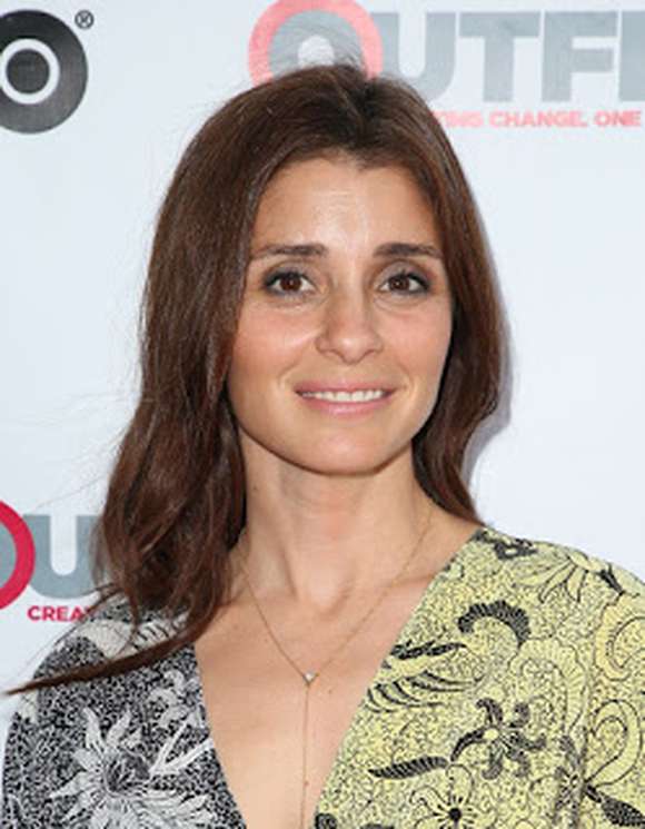 Shiri Appleby Image